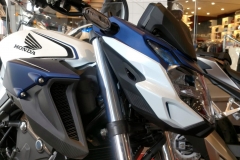 Honda CB500F Color Blanco Pearl Metaloide / Azul Mate Perlado Agile en Servihonda