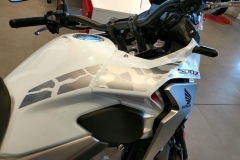 Honda CB500X 2021 Color Blanco Perla Metalloid en Servihonda.