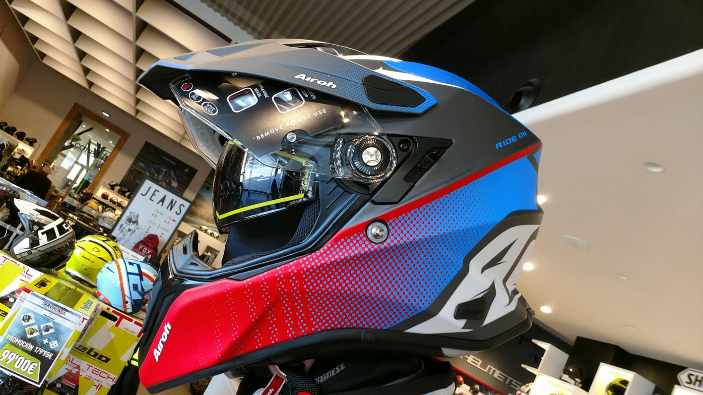 Nuevo casco Airoh Commander All Terrain en Servihonda Boutique.